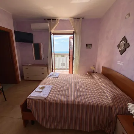 فندق مبيت وإفطار Victoria Badolato Marina